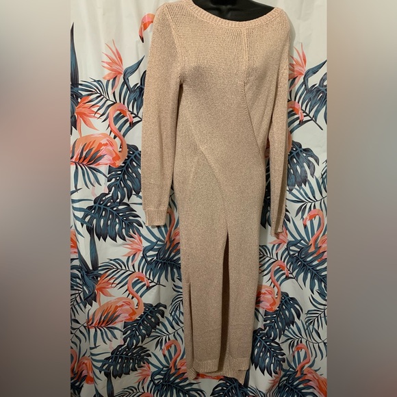 VENUS Dresses & Skirts - Venus Metallic Gold and Beige Maxi Dress Sz M